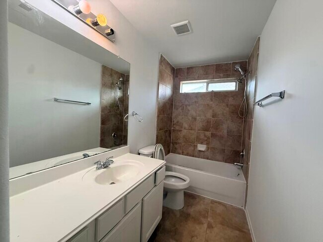 Building Photo - 2814 Ridgeglen Ln
