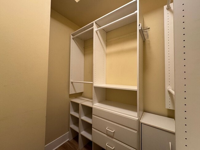 Building Photo - 1 Bed 1 Bath Condo Unit in Downtown Bellingham with Garage Parking