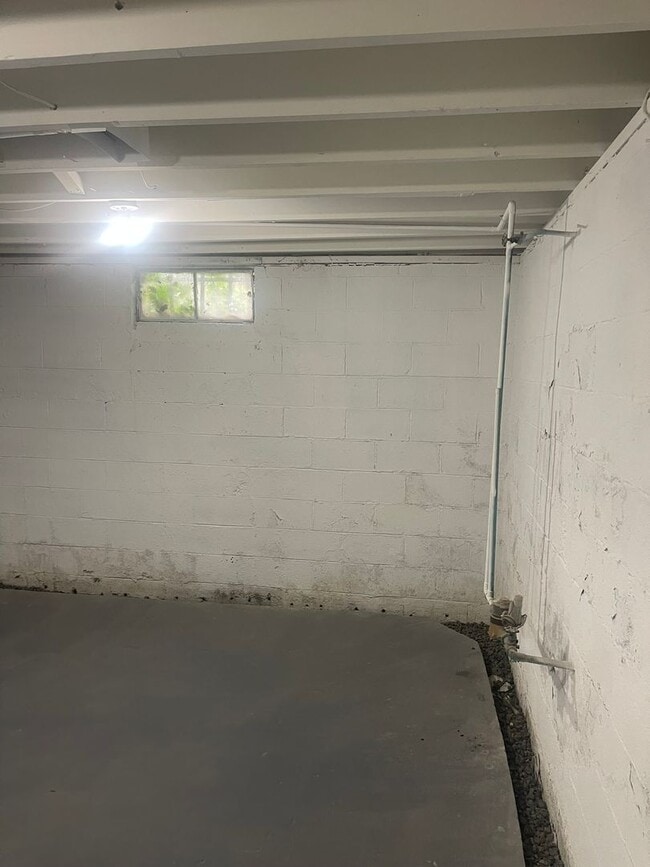 Building Photo - 4803 Paulson Dr