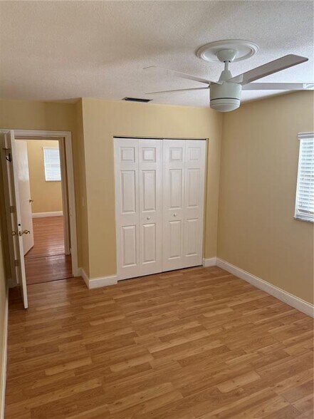 Building Photo - 5112 SW 87th Ave
