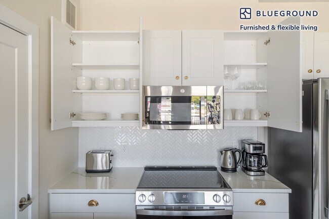 Building Photo - 1501 W Howard Ln