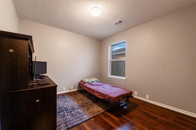 Building Photo - 2034 Eddlewood Ct