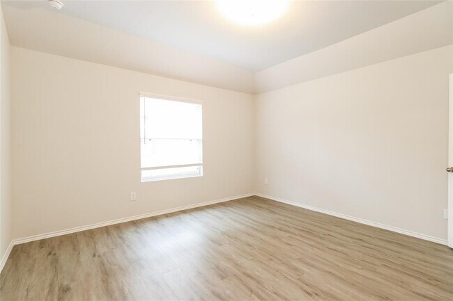 Building Photo - 2720 Atlas Dr