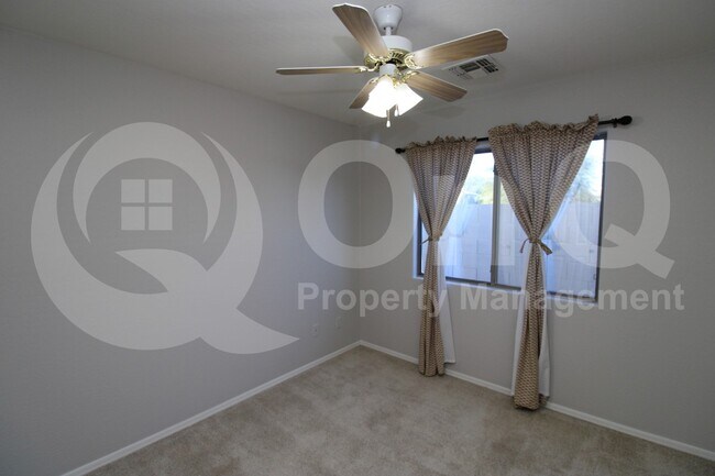 Building Photo - 30731 N Sunray Dr