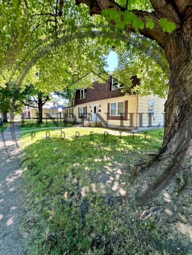 Building Photo - 707 3rd Ave