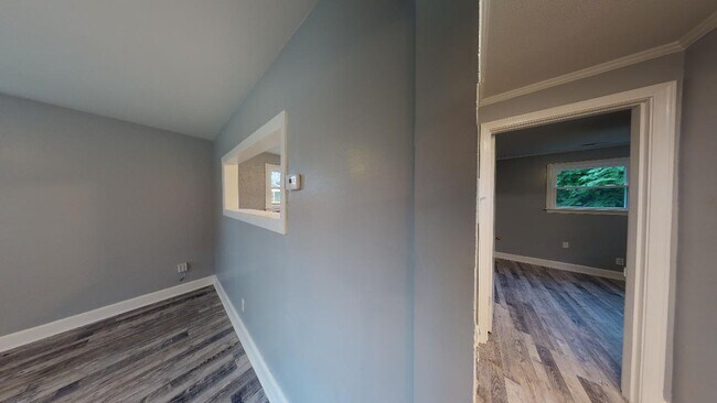 Building Photo - 1619 Bluegrass Ave