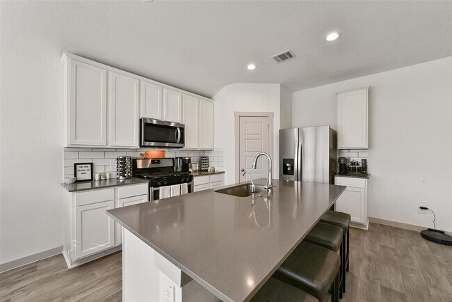Building Photo - 7834 Golden Rubia Ln