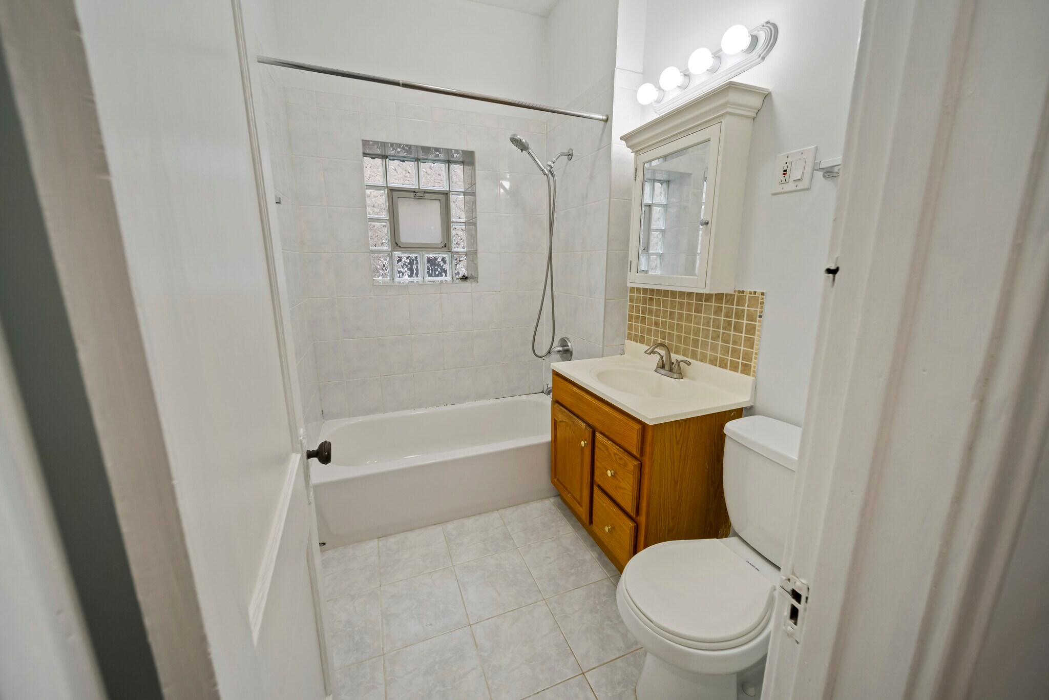 Building Photo - 2325 W Rice St