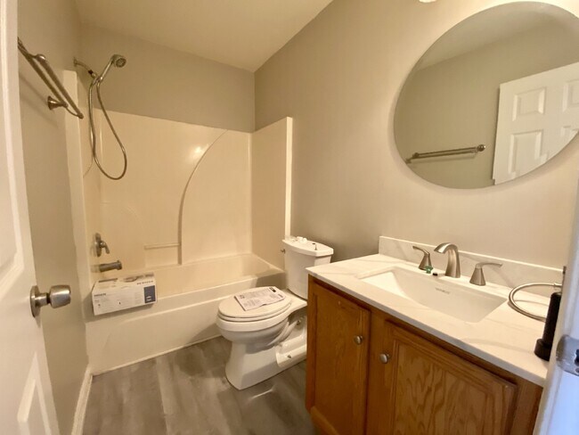 Building Photo - Three Bedroom, Townhome in The Farm!