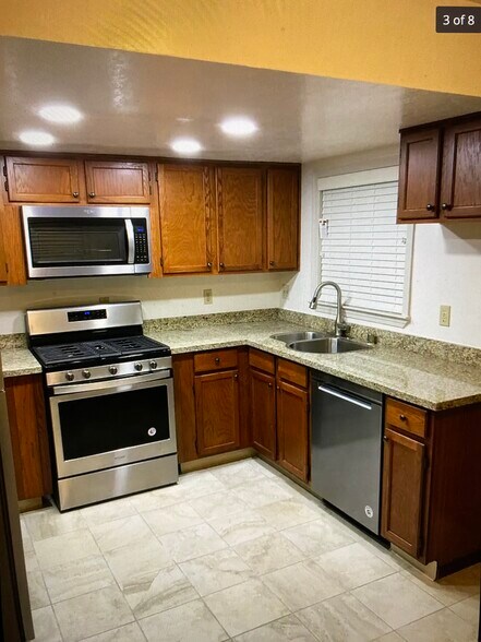 Kitchen - 421 37th St