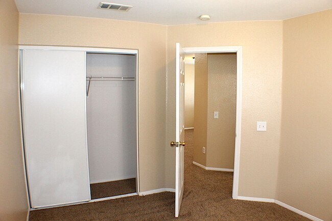 Building Photo - Moreno Valley Ranch, Spacious 4 Bedroom