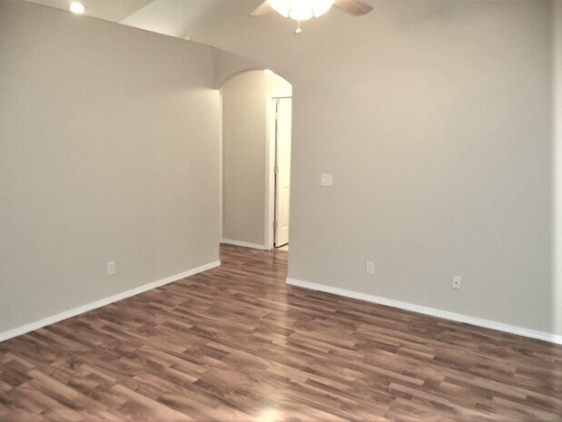 Building Photo - 868 Red Fern Dr