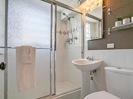 Building Photo - 2090 S Wolff St