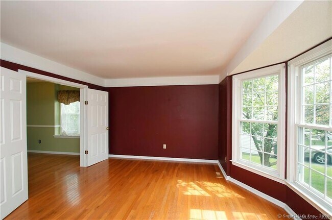 Building Photo - 145 Settlers Ridge Rd