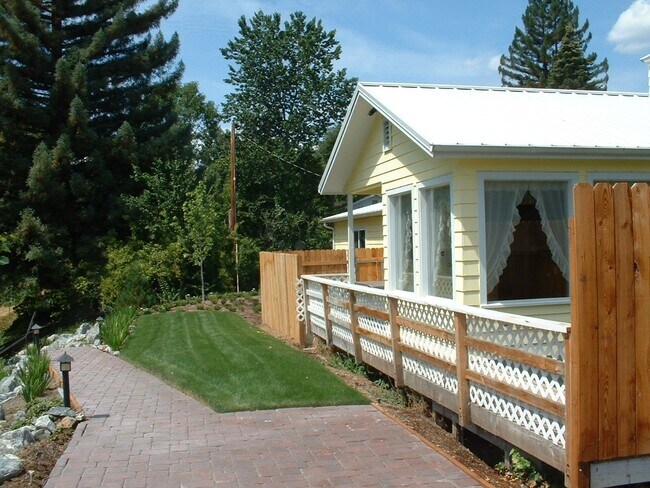 Building Photo - NEW LOWER PRICE. On the RIVER with Fishing...