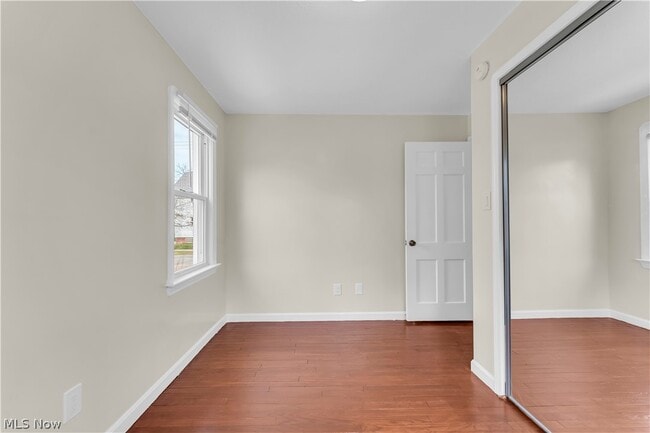 Building Photo - 10518 Langton Ave