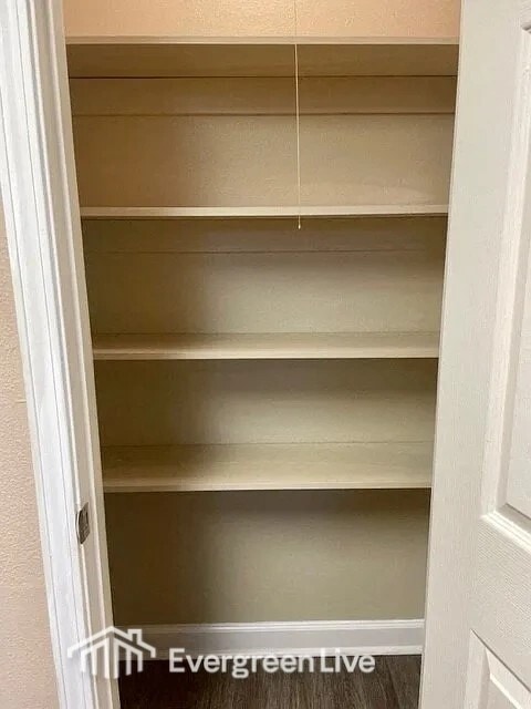 Building Photo - 37 Laiken Ct