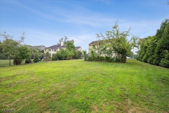 Building Photo - 119 Braidburn Rd