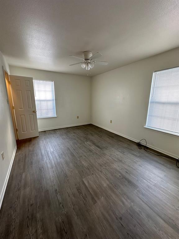 Building Photo - 717 Willowood