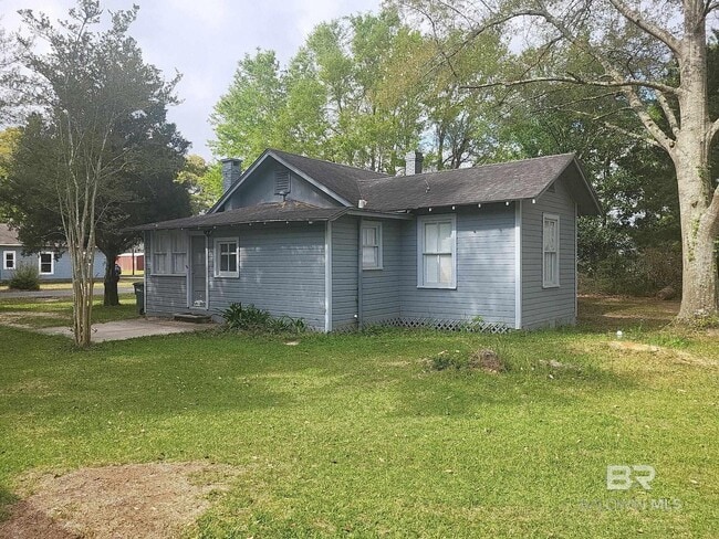 Building Photo - 503 S Cedar St