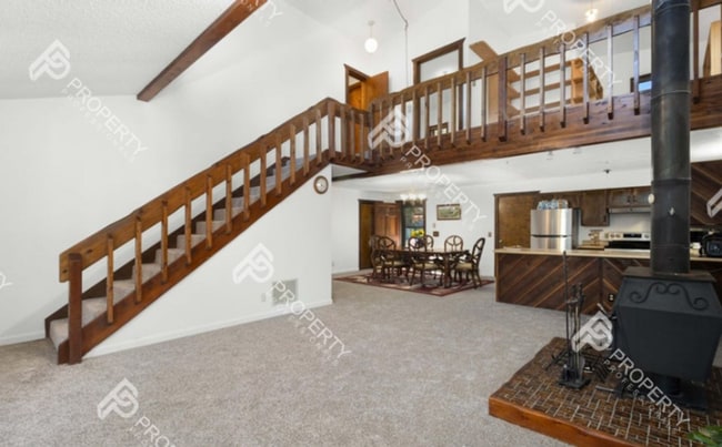 Building Photo - Spacious Home for Rent in Glenwood Springs – Great Location, No HOA!