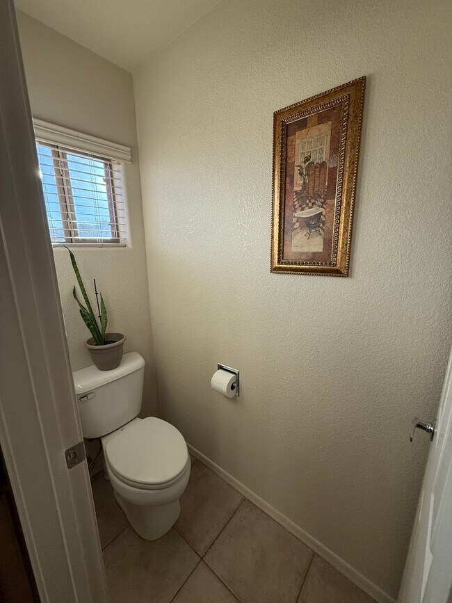 Building Photo - 2010 Richey Cir