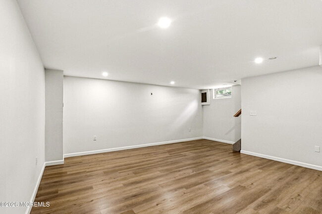 Building Photo - 812 Oak St