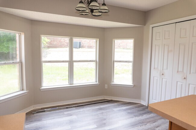 Building Photo - 465 Jillian Dr