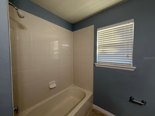 Building Photo - 118 Miro Dr