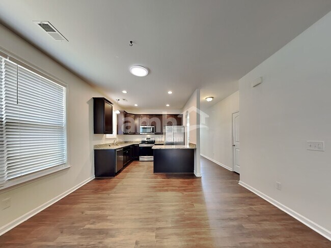 Building Photo - 125 Bur Oak Dr