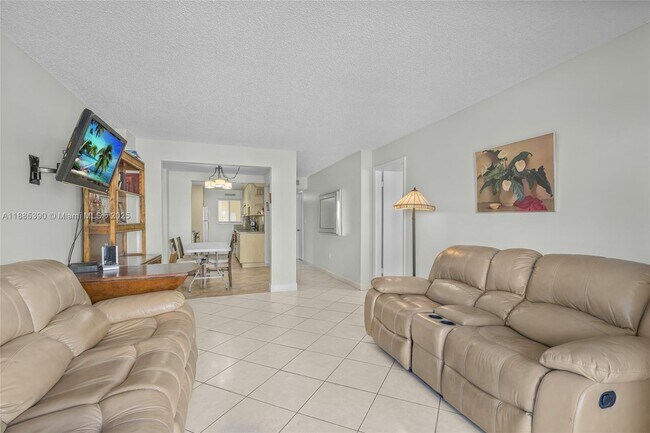 Building Photo - 4141 Collins Ave