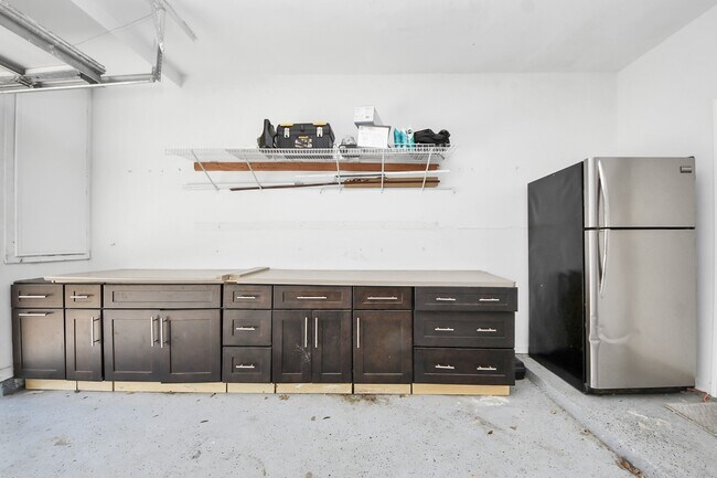 Building Photo - 1112 Bering Dr