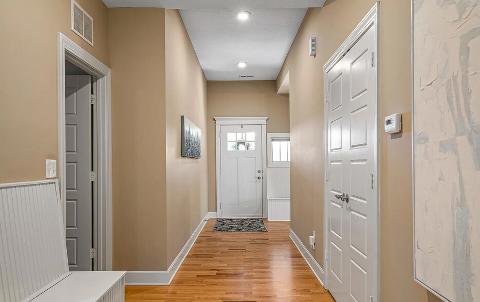Building Photo - 5736 Chimney Rocks Cir