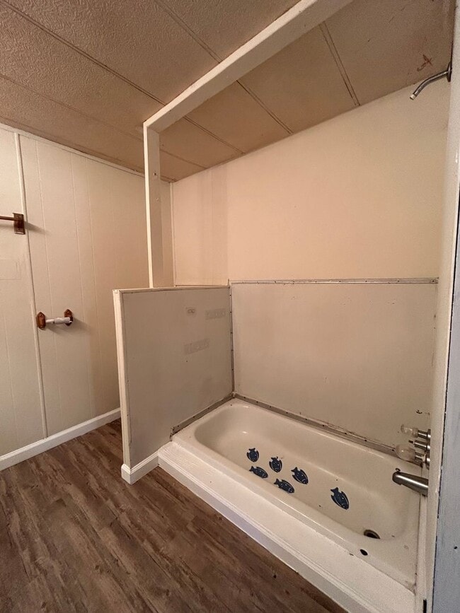 Building Photo - 2 Bedroom, 2 Bathroom- 153A Lone Oak Rd