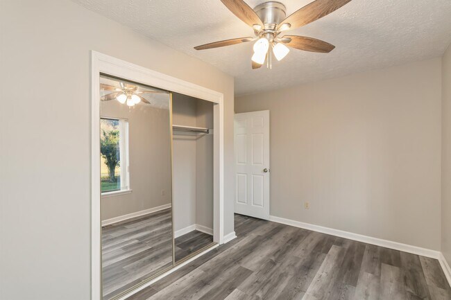 Building Photo - 6501 Beaver Ridge Rd