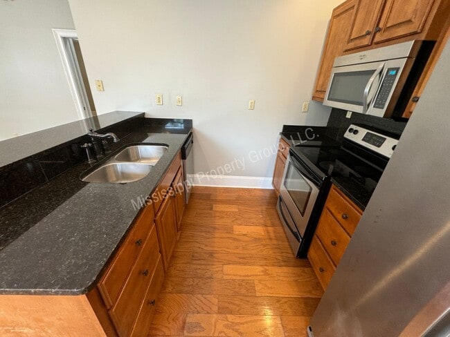 Building Photo - 3BR/3BA For Rent