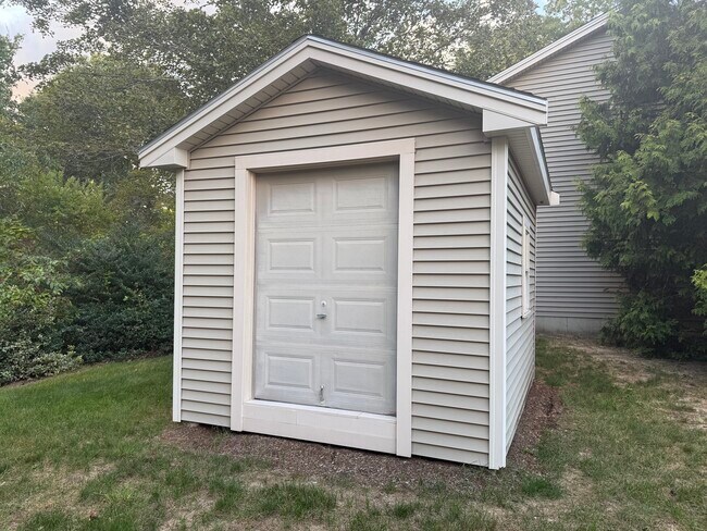 Building Photo - 554 Wareham St
