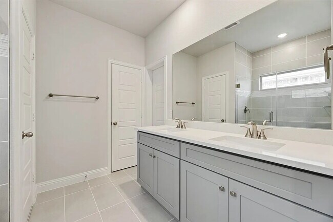 Building Photo - 3113 Buckeye St