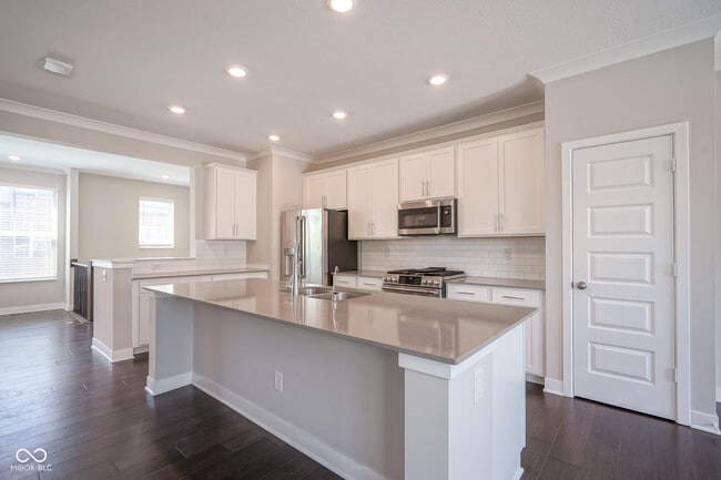 Building Photo - 8239 Bostic Dr