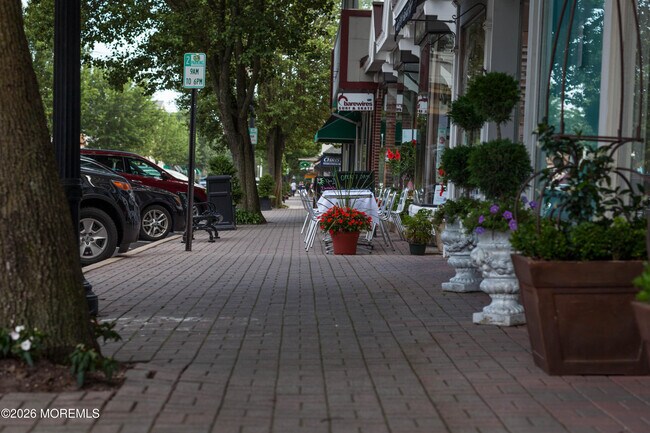 Building Photo - 1733 Melrose Ave