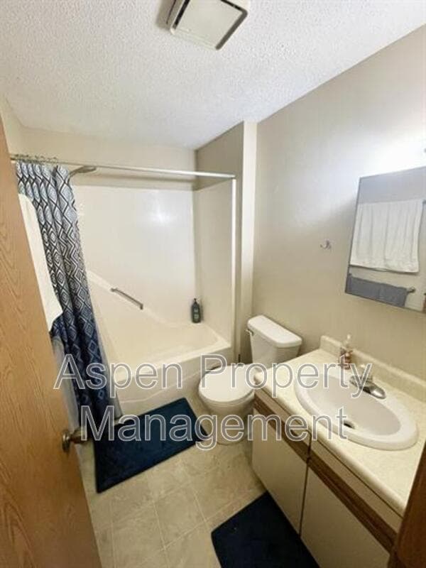 Building Photo - 808 Benton Dr