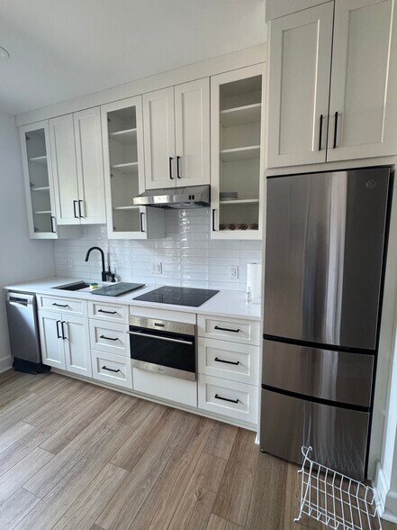 kitchen - 3101 W Cary St