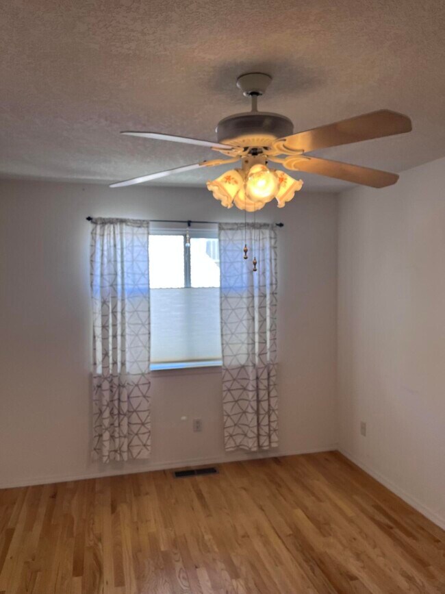 Building Photo - 7816 Ridgeview Dr NW