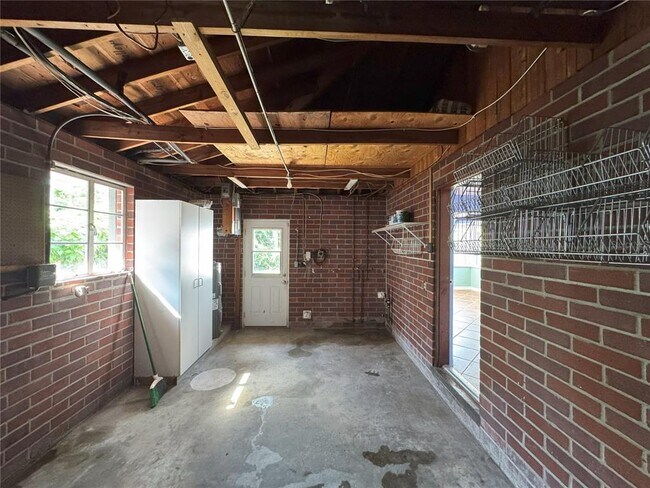 Building Photo - 2151 Datura St