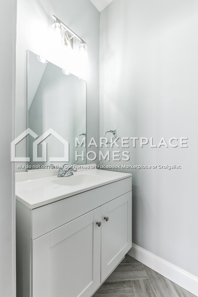 Building Photo - 1803 1/2 N 28th St