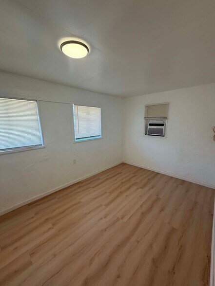 Building Photo - 3619 S Clark Ave