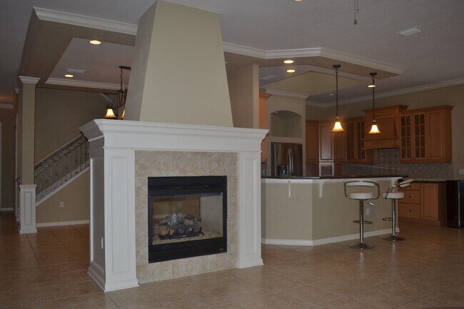 Building Photo - 3813 SW 91st Dr