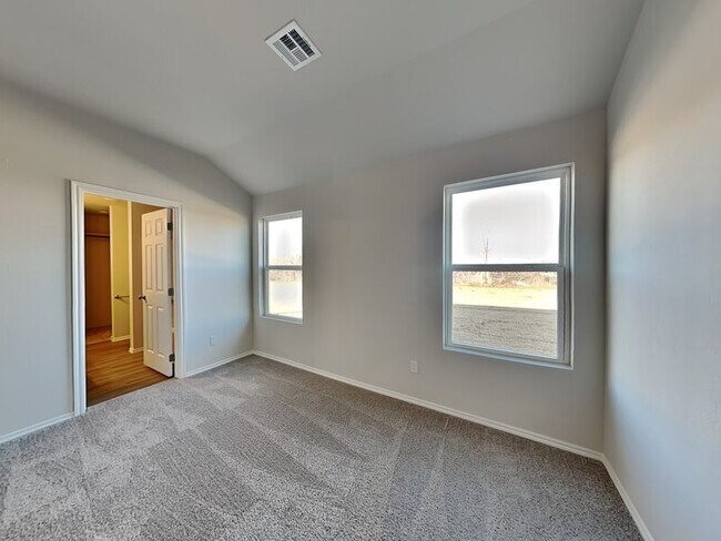 Building Photo - 1029 E Stetson Ln