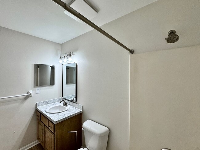 Building Photo - Like New & Ready NOW! 2 Primary Suites w/Private Baths! Reserved Parking, Community Pool & MUCH M...