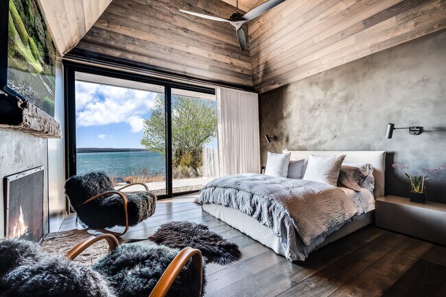 Building Photo - 265 Three Mile Harbor Hog Creek Rd